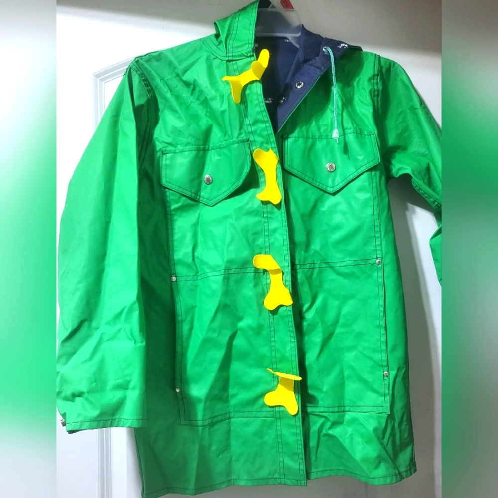 CLOUD 9 Double Grass green Lined whale Print Hooded Rain Coat Size medium.